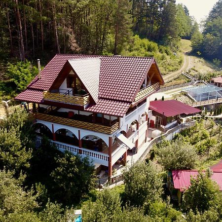 Vila Victoria Pangarati Luaran gambar